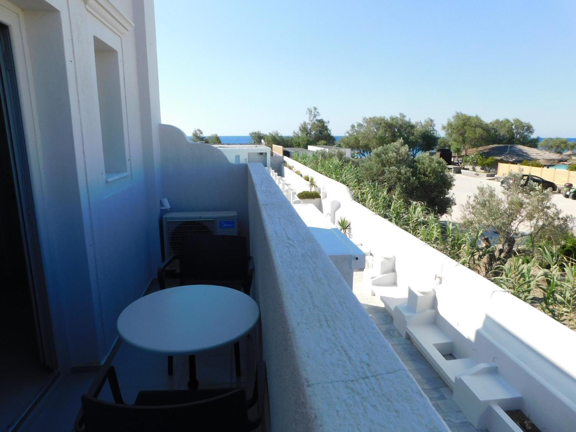 Perissa Beachfront Rooms Extérieur photo