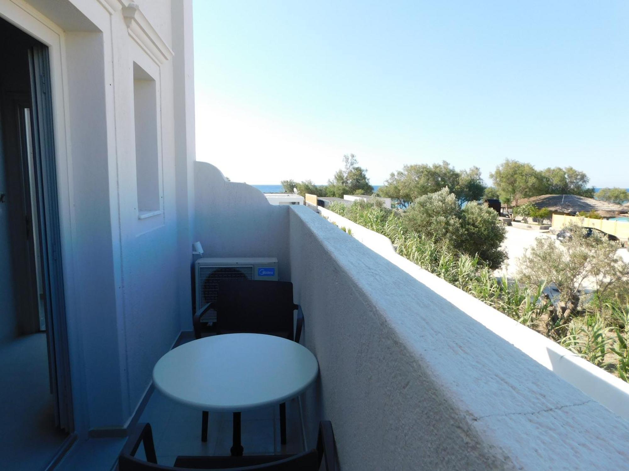 Perissa Beachfront Rooms Extérieur photo